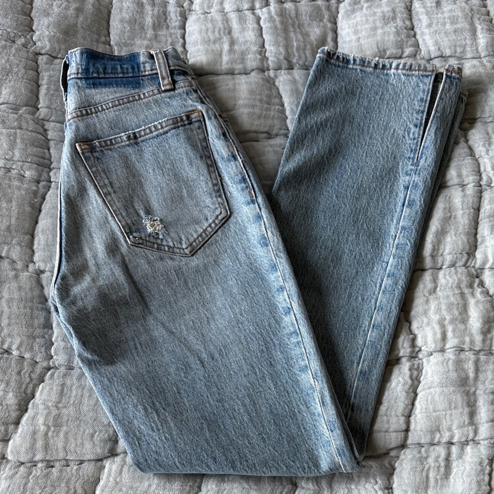 Abercrombie & Fitch curve love 90’s straight ultra high rise light wash jean